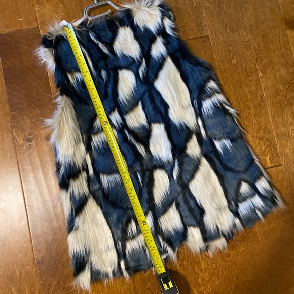 NWT colour block faux fur vest - Picture 5 of 5